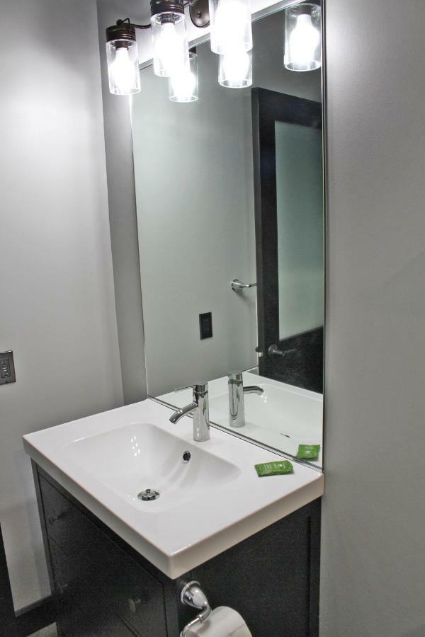 The Serenity Suite - Main Street Lodge In Berlin Eksteriør bilde